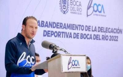 Abandera Alcalde Juan Manuel Unánue delegación deportiva de Boca del Río que participará en los Juegos Estatales CONADE 2022