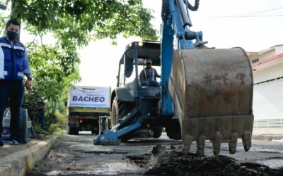 Alcalde JM Unánue supervisa programa de bacheo en Juan Pablo II