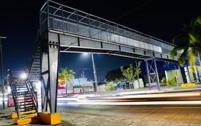 Cumple Alcalde JM Unánue con la rehabilitación integral del puente peatonal de la Avenida Ejército Mexicano