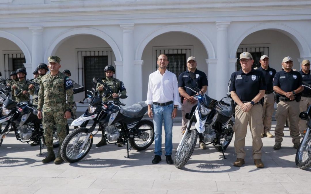 Refuerza Alcalde JM Unánue a sus corporaciones de seguridad con vehículos motorizados